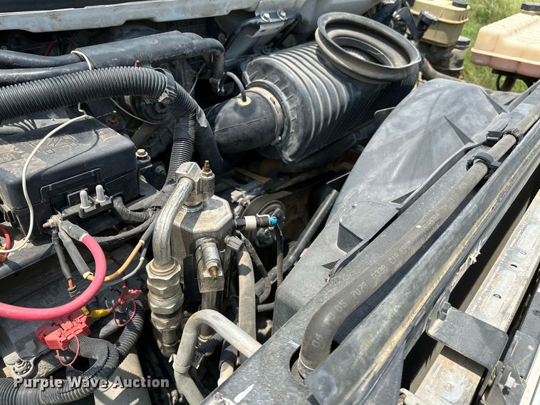 image for item OG9088 2005 Chevrolet C6500  hydrovac truck