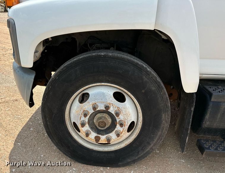 image for item OG9088 2005 Chevrolet C6500  hydrovac truck