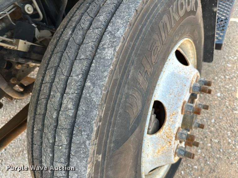 image for item OG9088 2005 Chevrolet C6500  hydrovac truck