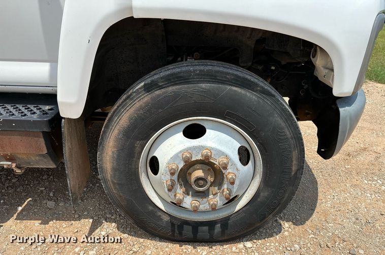 image for item OG9088 2005 Chevrolet C6500  hydrovac truck