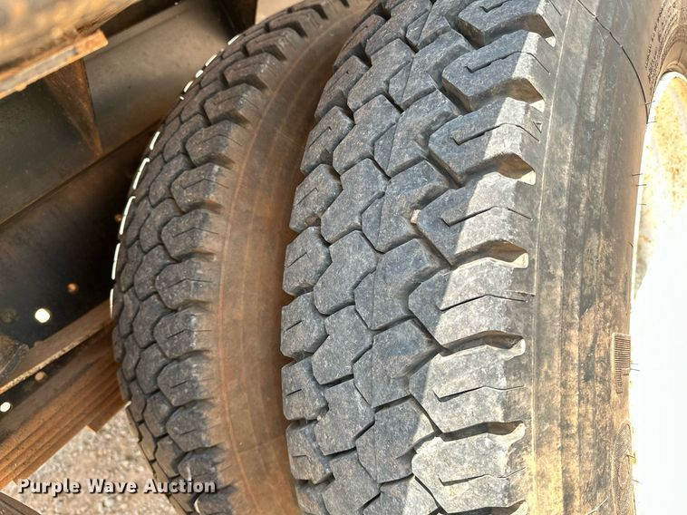 image for item OG9088 2005 Chevrolet C6500  hydrovac truck