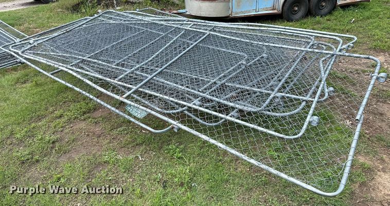 image for item OG9112 Approximately 28 chain link fence panels