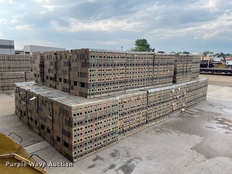 image for item ZA0256 Summit Brick and Tile Company  31BL-22  bricks