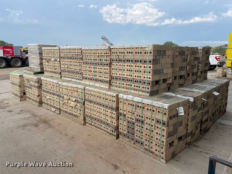 image for item ZA0256 Summit Brick and Tile Company  31BL-22  bricks