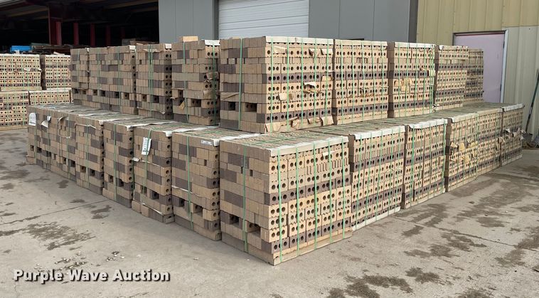 image for item ZA0257 Summit Brick and Tile Company  31BL-22  bricks