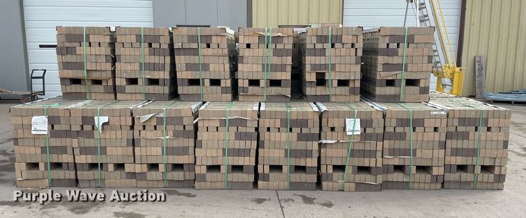 image for item ZA0257 Summit Brick and Tile Company  31BL-22  bricks
