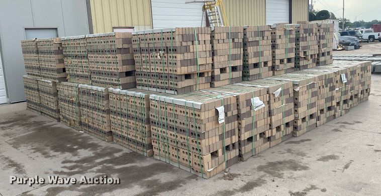 image for item ZA0257 Summit Brick and Tile Company  31BL-22  bricks