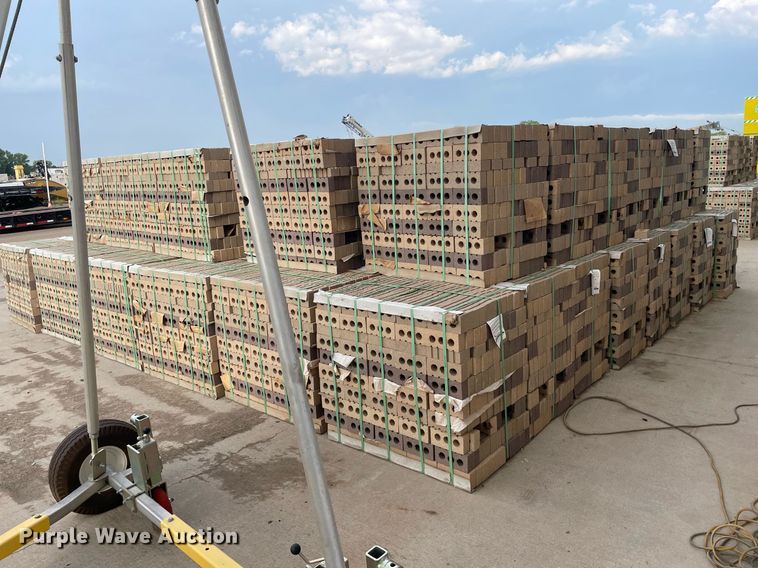 image for item ZA0257 Summit Brick and Tile Company  31BL-22  bricks