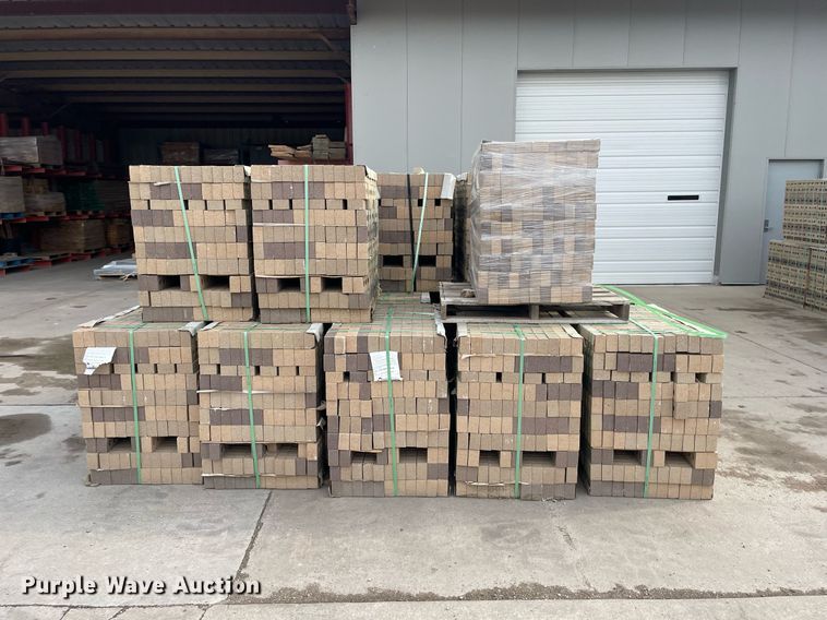 image for item ZA0257 Summit Brick and Tile Company  31BL-22  bricks