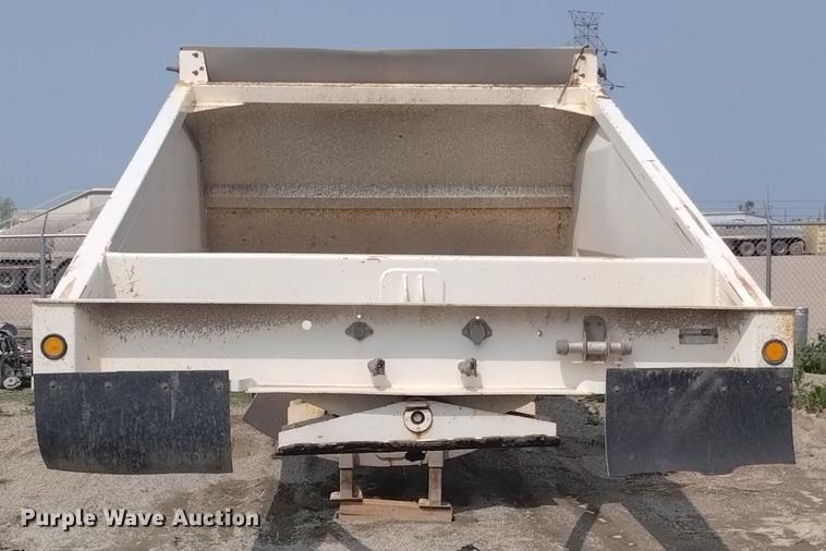image for item DN6437 1994 Midland  bottom dump trailer