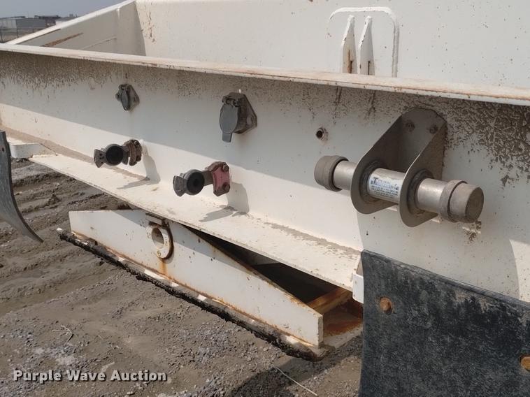 image for item DN6437 1994 Midland  bottom dump trailer