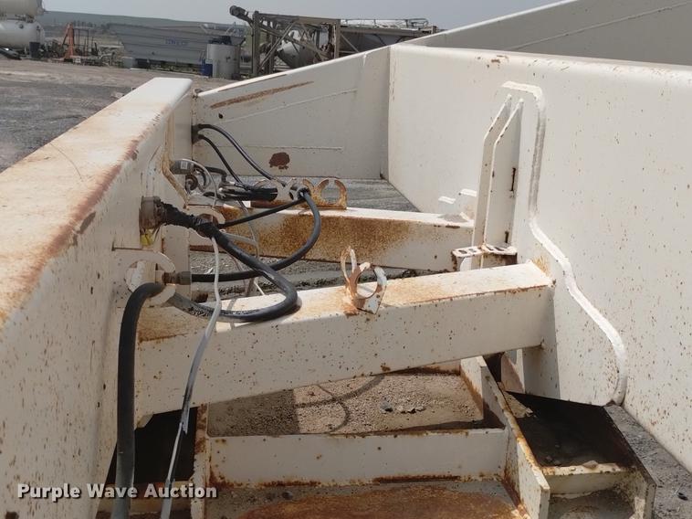 image for item DN6437 1994 Midland  bottom dump trailer