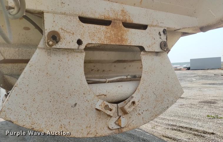 image for item DN6437 1994 Midland  bottom dump trailer