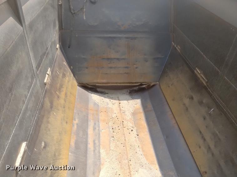 image for item DN6437 1994 Midland  bottom dump trailer