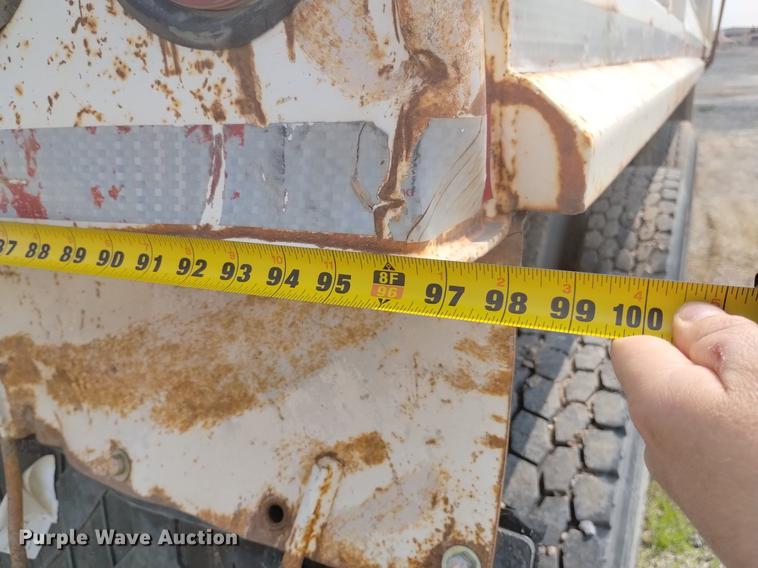 image for item DN6437 1994 Midland  bottom dump trailer