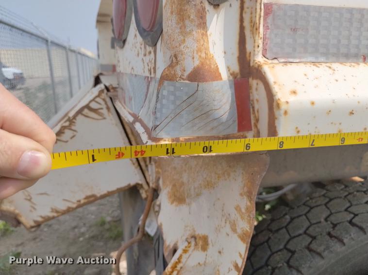 image for item DN6437 1994 Midland  bottom dump trailer