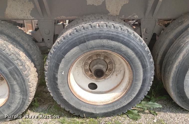 image for item DN6437 1994 Midland  bottom dump trailer