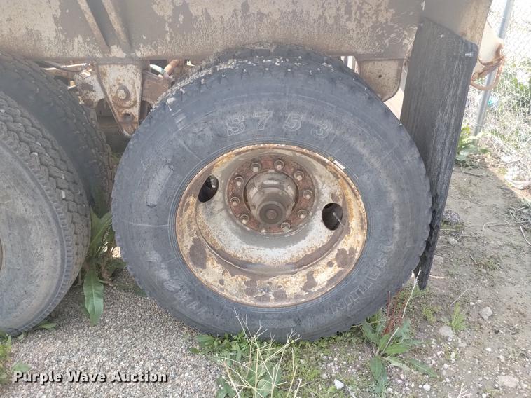 image for item DN6437 1994 Midland  bottom dump trailer