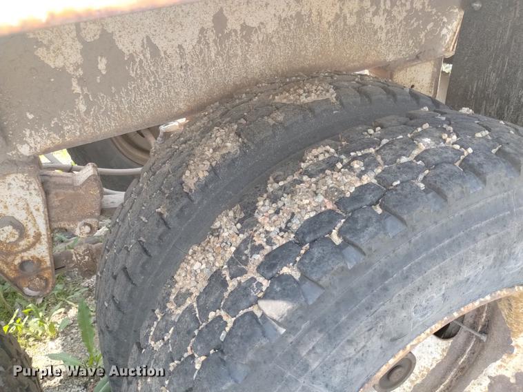 image for item DN6437 1994 Midland  bottom dump trailer