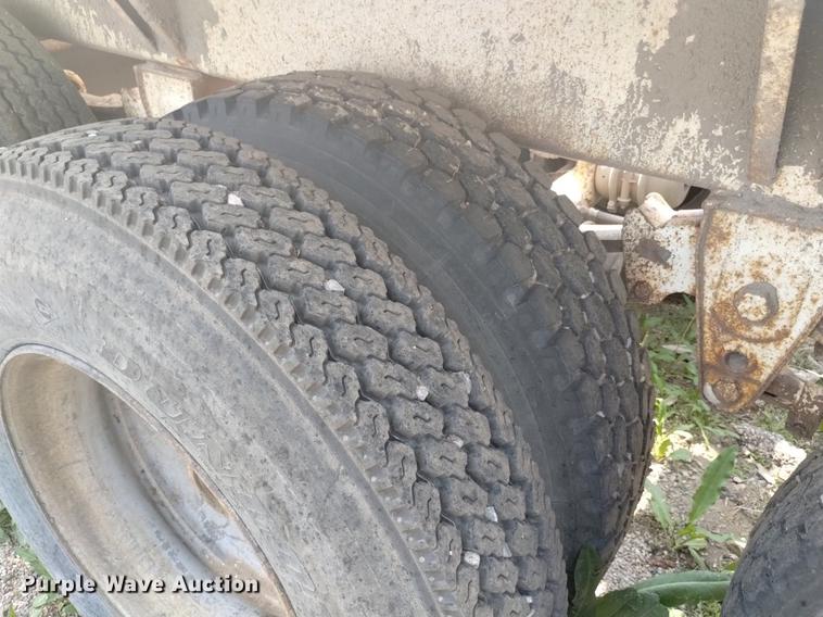 image for item DN6437 1994 Midland  bottom dump trailer