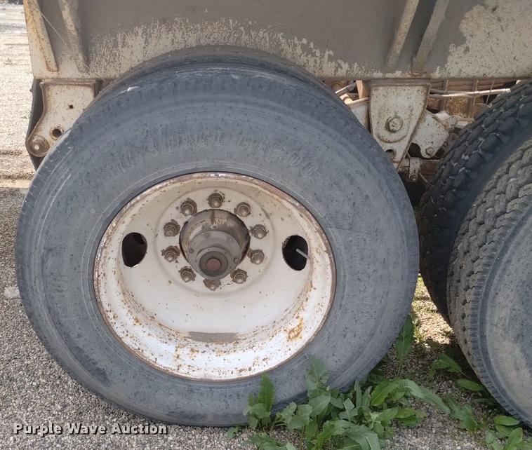 image for item DN6437 1994 Midland  bottom dump trailer