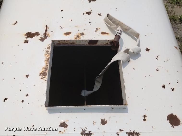 image for item DN6438 Water tank bed