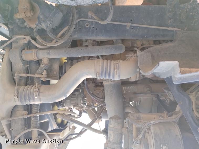 image for item DN6441 2004 Sterling LT9511  ready mix truck