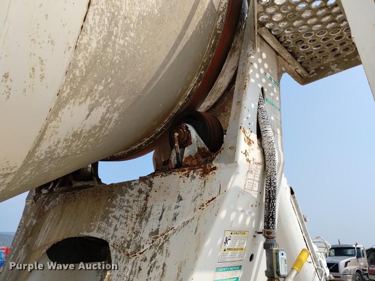 image for item DN6441 2004 Sterling LT9511  ready mix truck