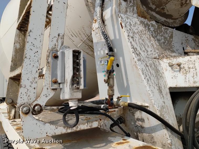 image for item DN6441 2004 Sterling LT9511  ready mix truck