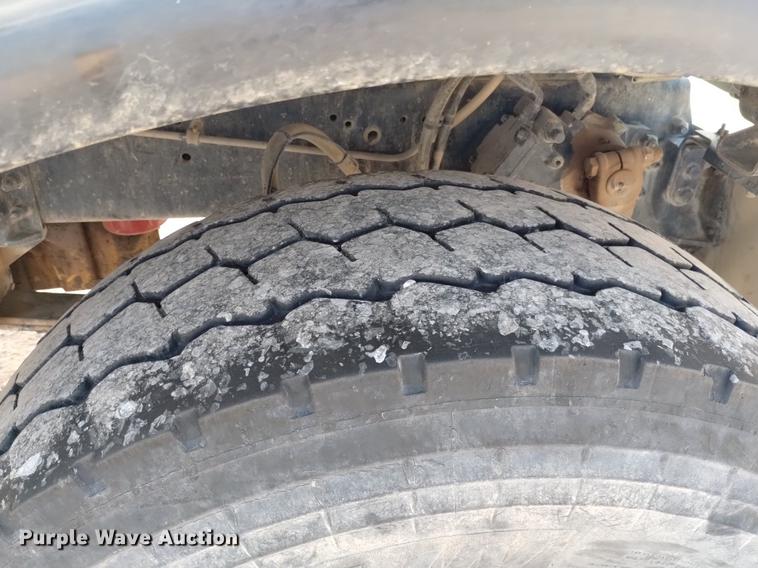 image for item DN6441 2004 Sterling LT9511  ready mix truck