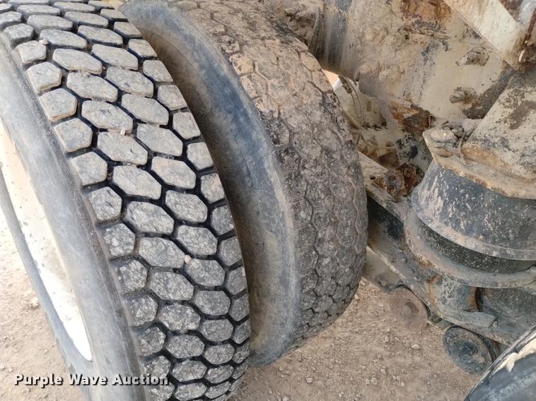 image for item DN6441 2004 Sterling LT9511  ready mix truck