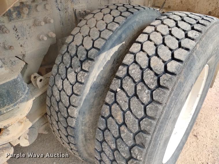 image for item DN6441 2004 Sterling LT9511  ready mix truck