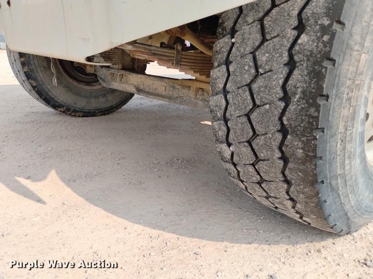 image for item DN6441 2004 Sterling LT9511  ready mix truck