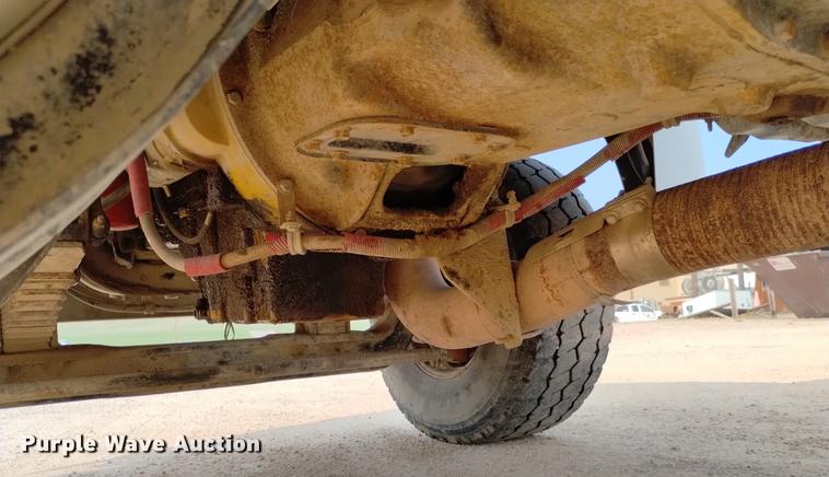 image for item DN6441 2004 Sterling LT9511  ready mix truck