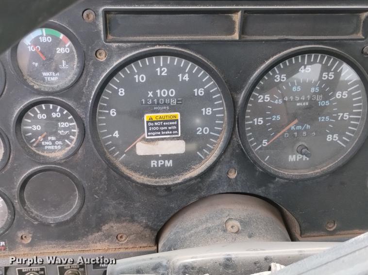 image for item DN6445 1999 Mack CH613  semi truck