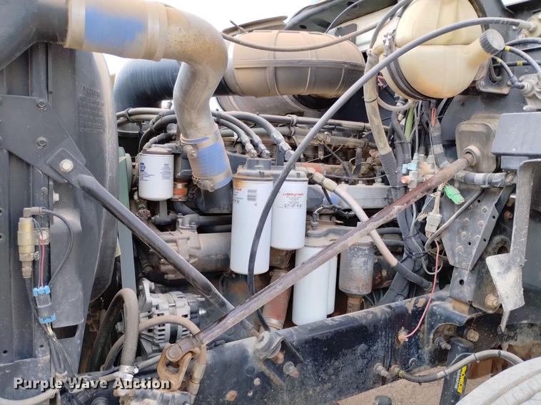 image for item DN6445 1999 Mack CH613  semi truck