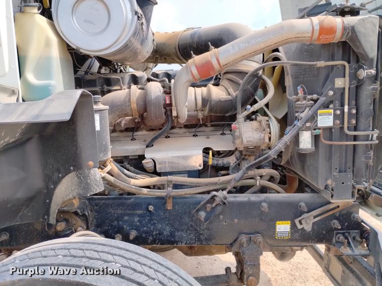 image for item DN6445 1999 Mack CH613  semi truck