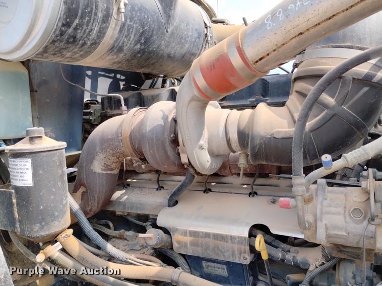 image for item DN6445 1999 Mack CH613  semi truck