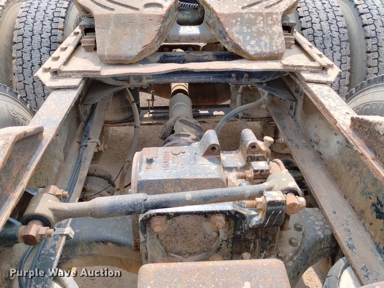 image for item DN6445 1999 Mack CH613  semi truck