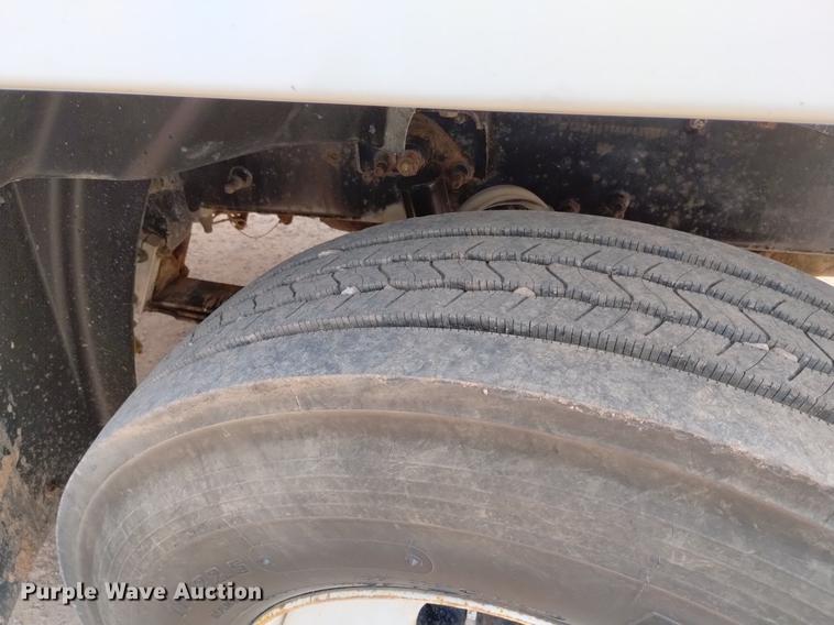 image for item DN6445 1999 Mack CH613  semi truck