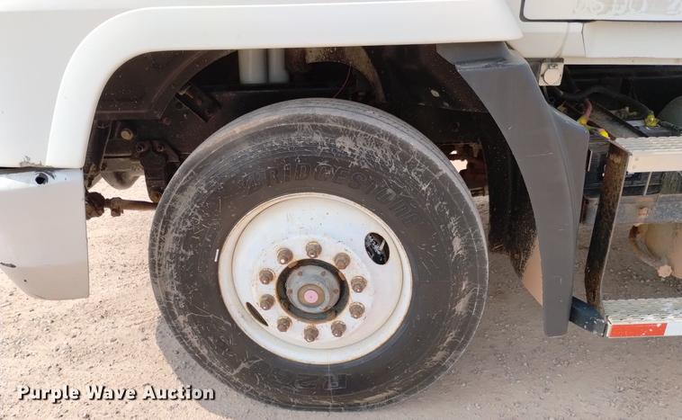 image for item DN6445 1999 Mack CH613  semi truck