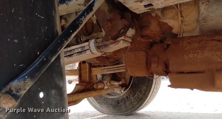 image for item DN6445 1999 Mack CH613  semi truck