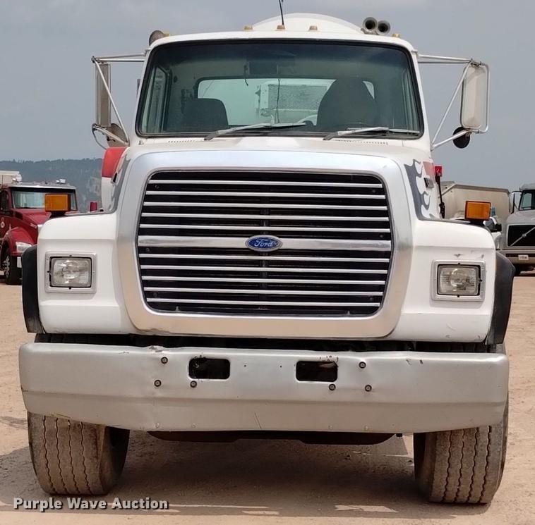 image for item DN6446 1994 Ford L9000  ready mix truck