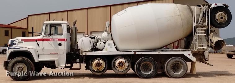 image for item DN6446 1994 Ford L9000  ready mix truck