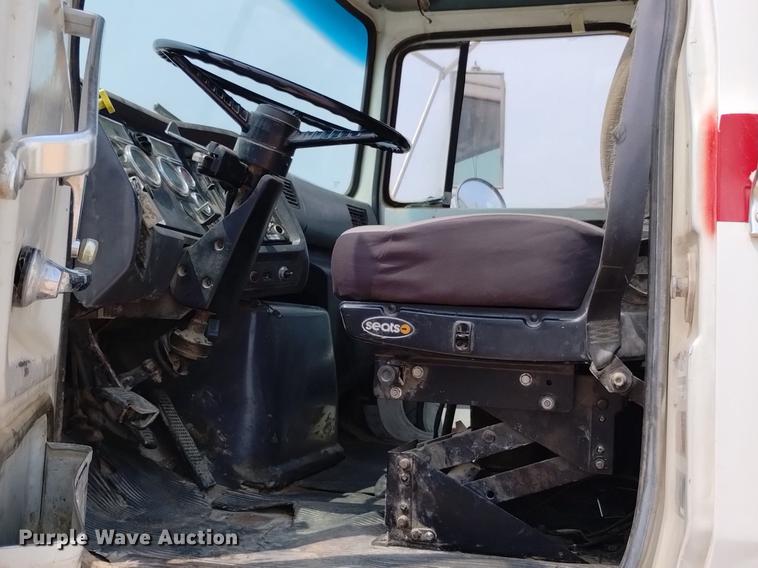 image for item DN6446 1994 Ford L9000  ready mix truck