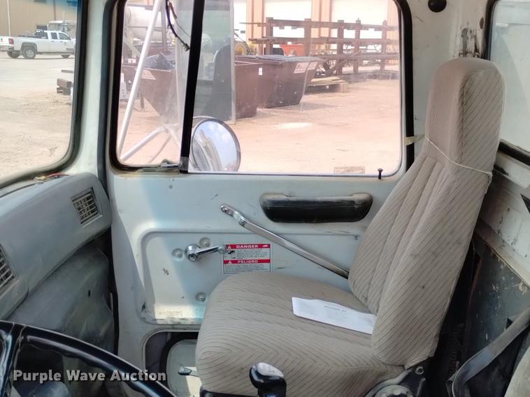 image for item DN6446 1994 Ford L9000  ready mix truck