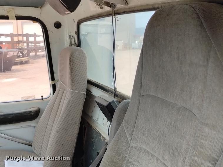 image for item DN6446 1994 Ford L9000  ready mix truck