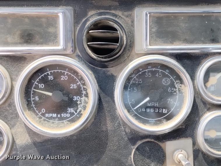 image for item DN6446 1994 Ford L9000  ready mix truck