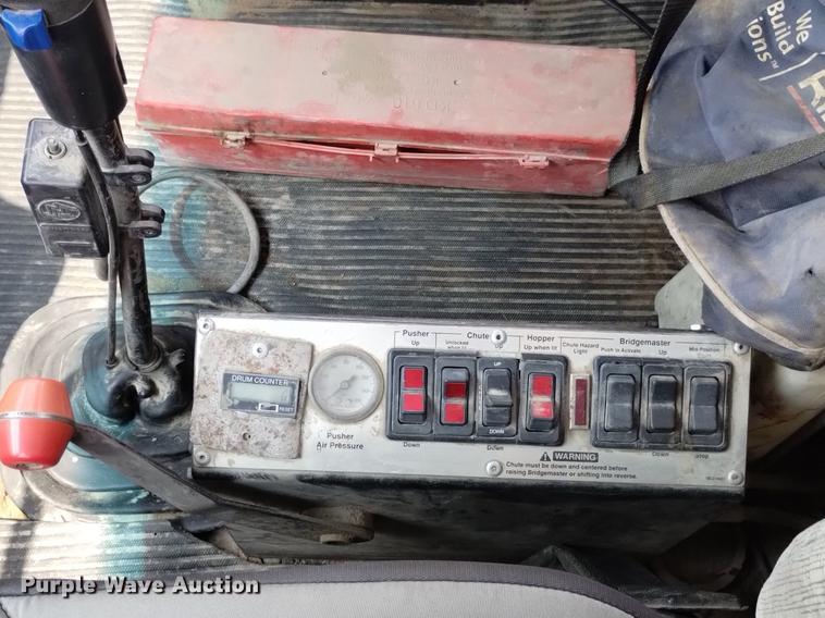 image for item DN6446 1994 Ford L9000  ready mix truck