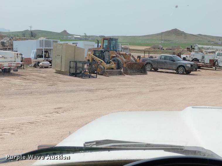 image for item DN6446 1994 Ford L9000  ready mix truck